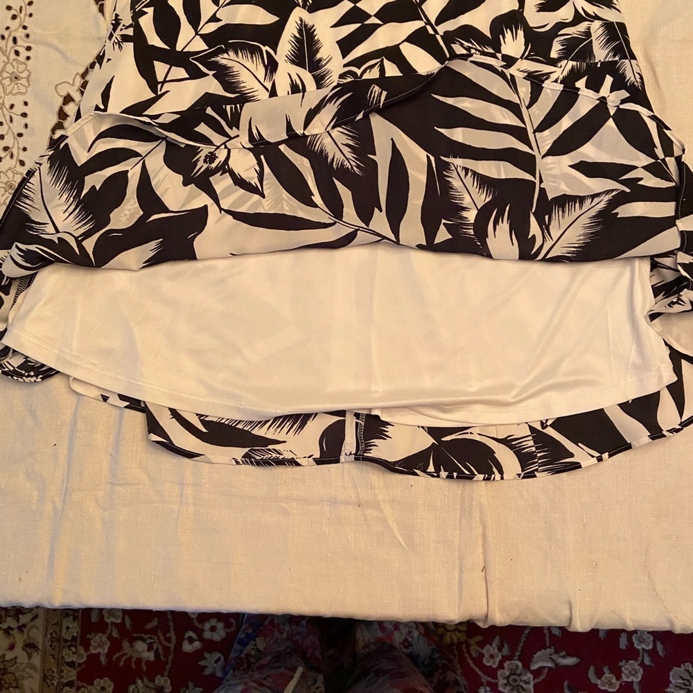 NWT EXPRESS Black/ White Floral Sleeveless Dress Size 14 - Picture 5 of 11